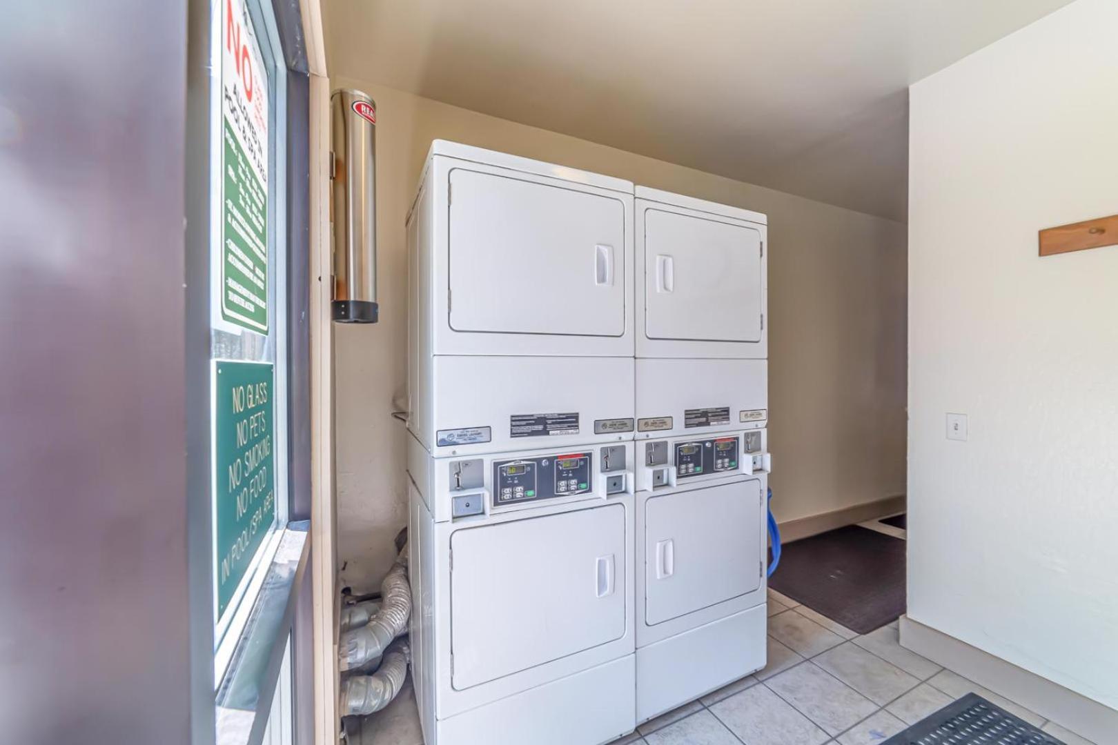 Holiday home #359 - Mountain Condo, Walk To Shops With Pool, Spa, & Game