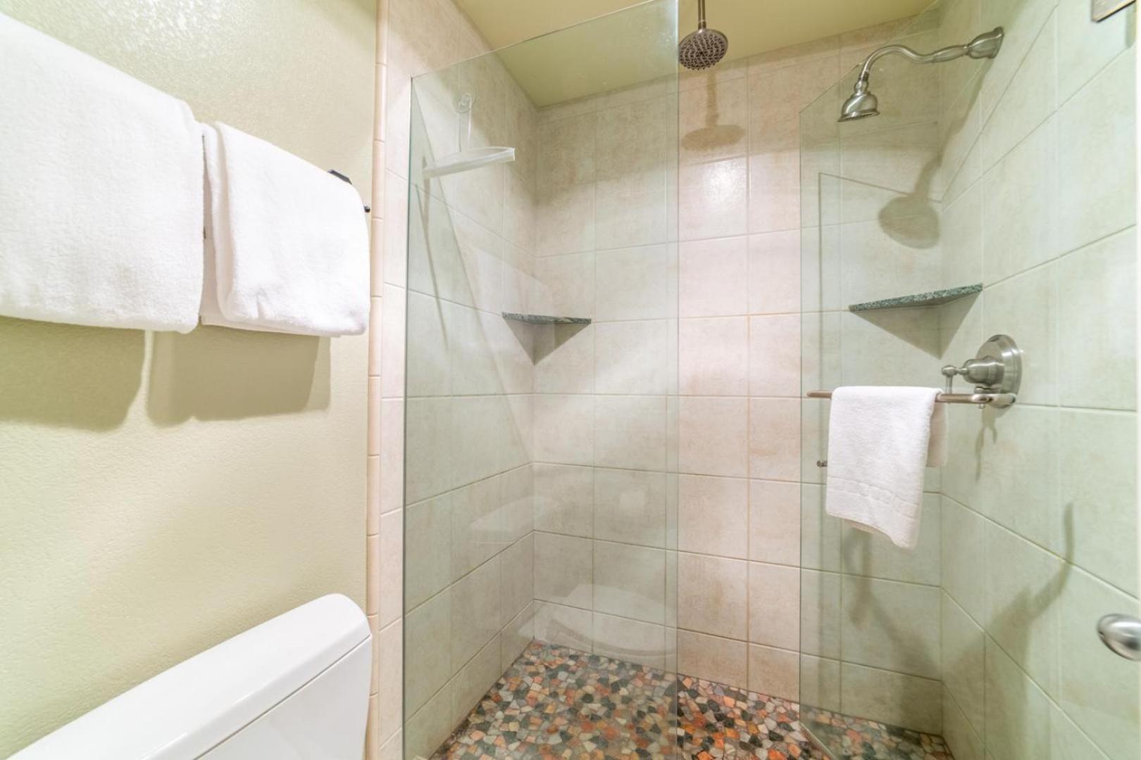#359 - Mountain Condo, Walk To Shops With Pool, Spa, & Game Holiday home Mammoth Lakes