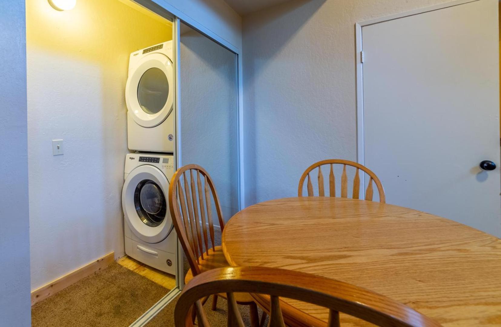 #359 - Mountain Condo, Walk To Shops With Pool, Spa, & Game Mammoth Lakes