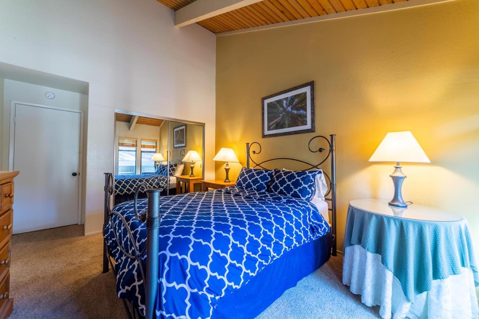 #359 - Mountain Condo, Walk To Shops With Pool, Spa, & Game Holiday home