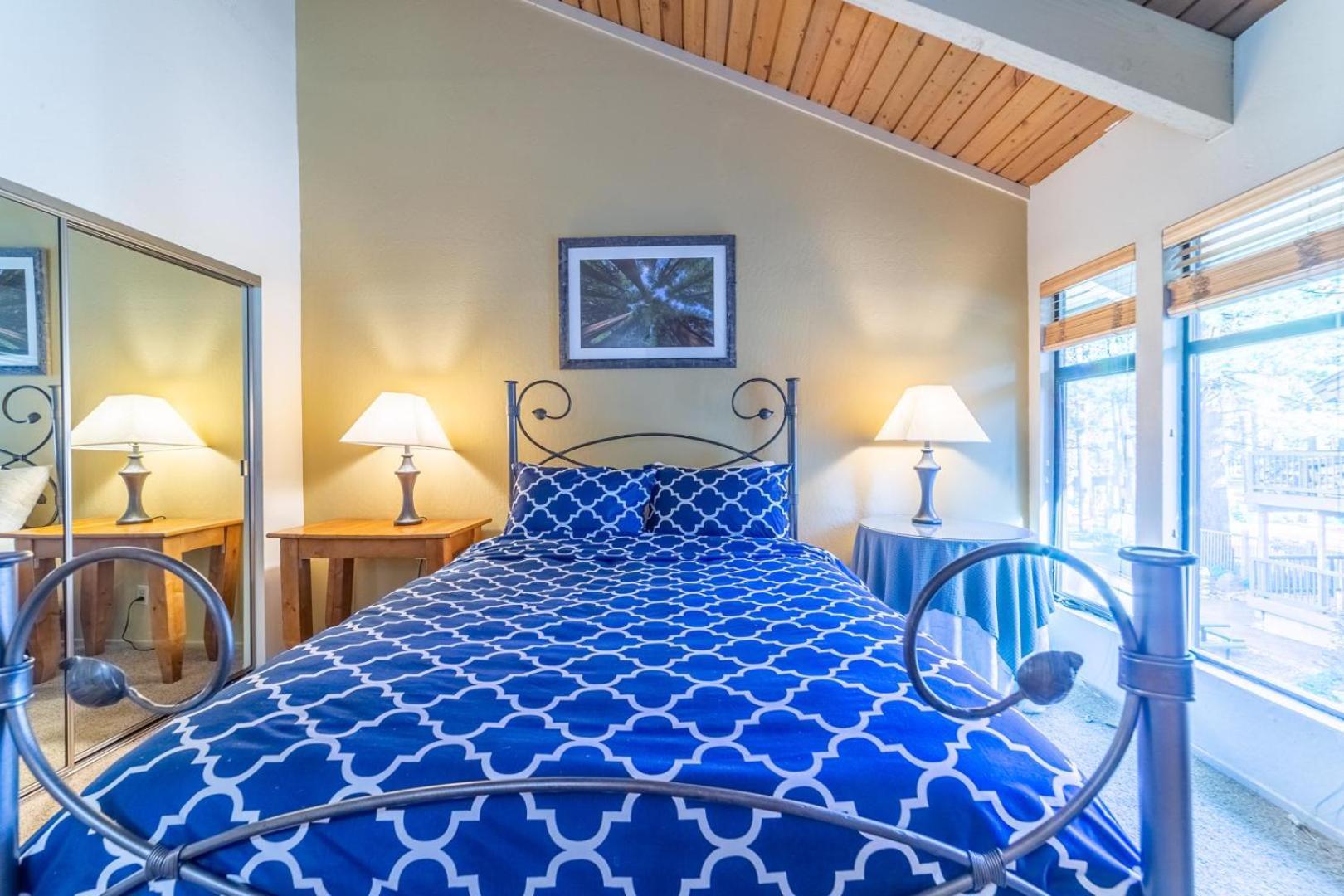 #359 - Mountain Condo, Walk To Shops With Pool, Spa, & Game Holiday home *