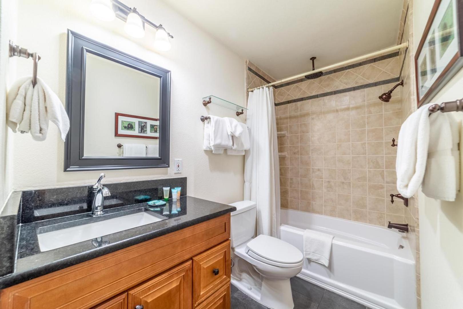 Holiday home #359 - Mountain Condo, Walk To Shops With Pool, Spa, & Game *