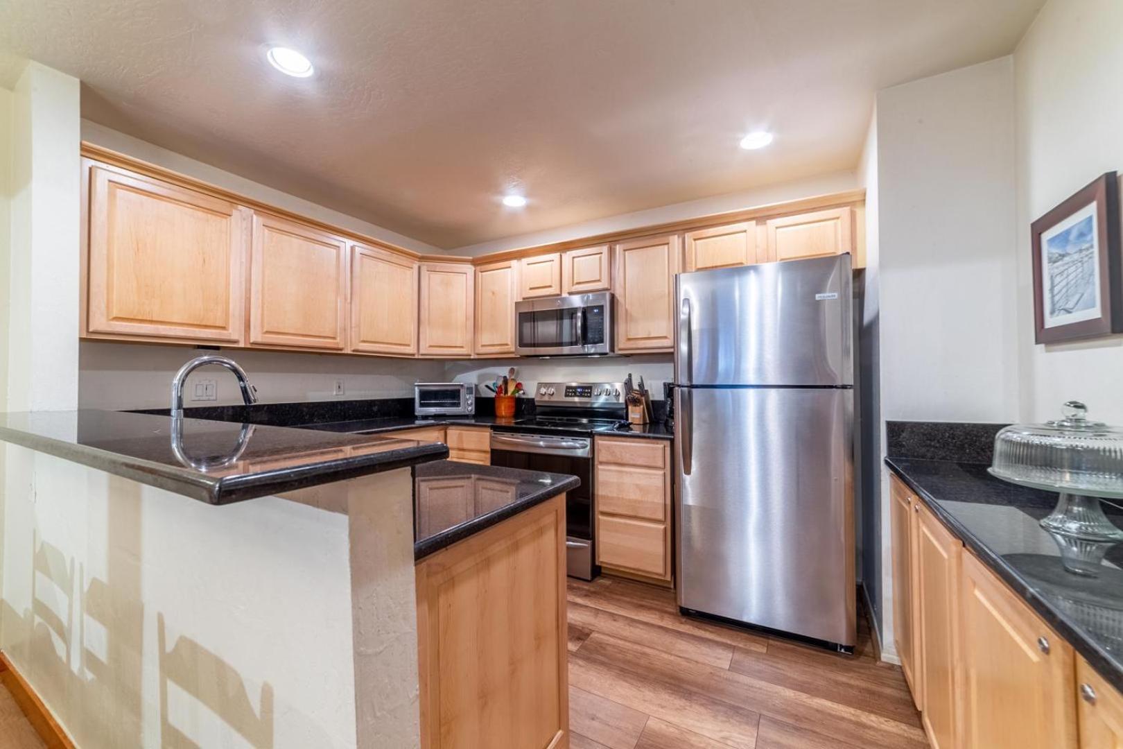 Holiday home #359 - Mountain Condo, Walk To Shops With Pool, Spa, & Game *