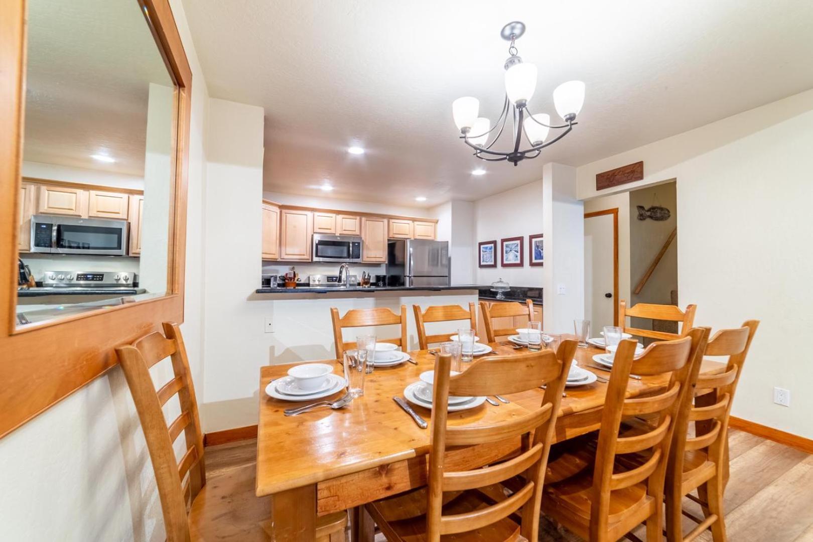 Holiday home #359 - Mountain Condo, Walk To Shops With Pool, Spa, & Game